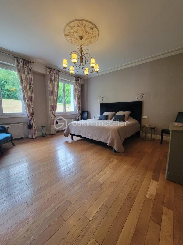 Chaumière - 470 m² - 9 pièces