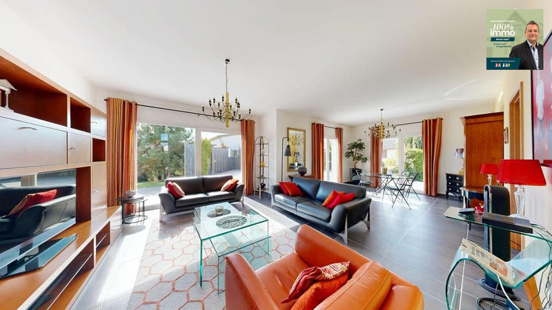 Maison - 256 m² - 7 pièces