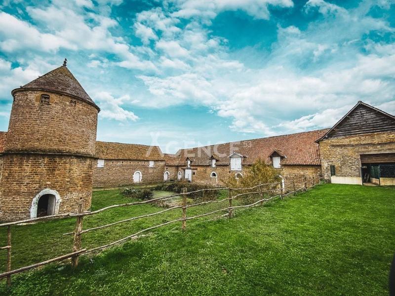 Maison - 318 m² - 17 pièces