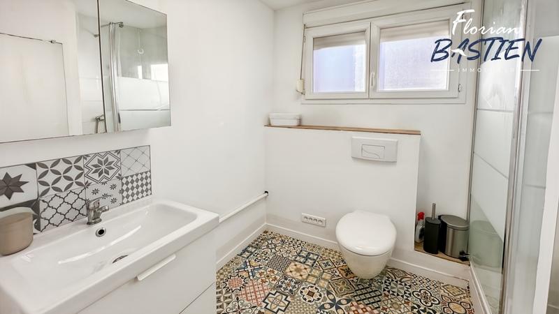 Maison - 165 m² - 9 pièces