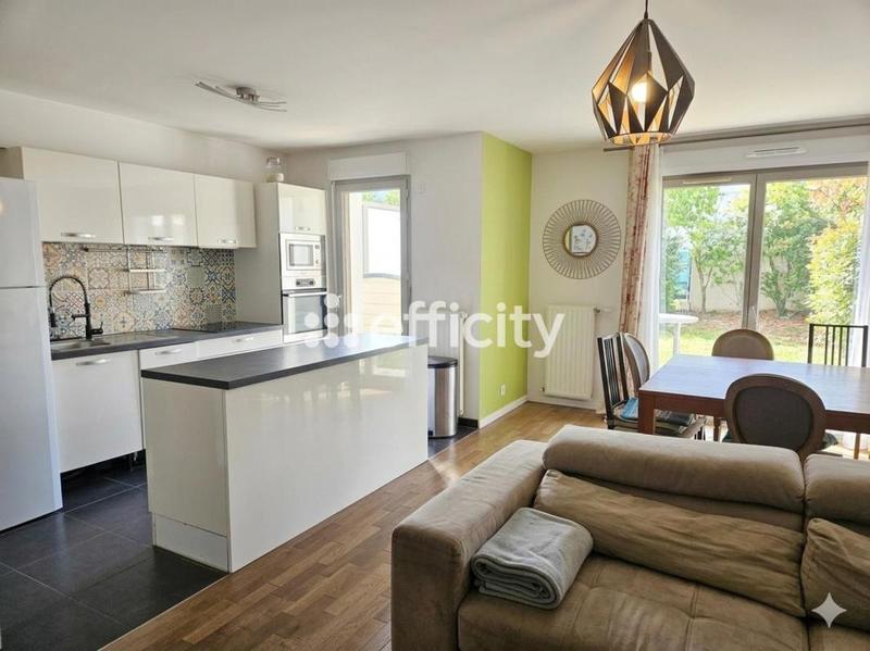 Maison - 95 m² - 5 pièces