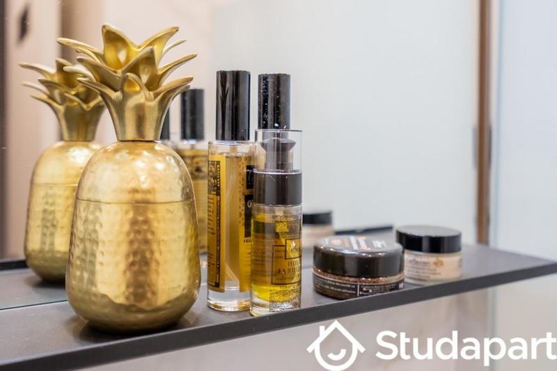 Chambre - 9 m² - 1 pièce