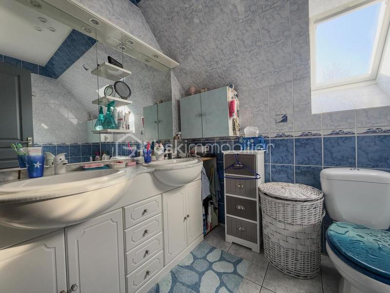 Maison - 96 m² - 4 pièces