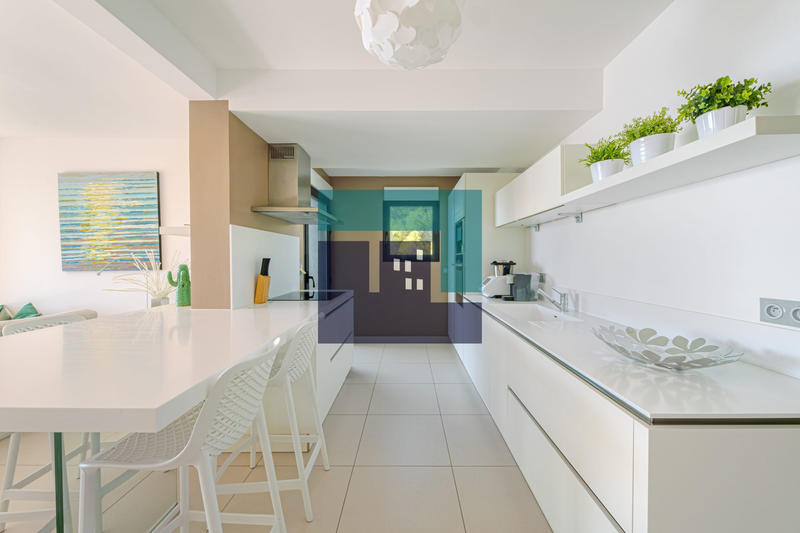 Appartement - 99 m² - 4 pièces