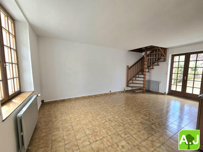 Maison - 84 m² - 4 pièces