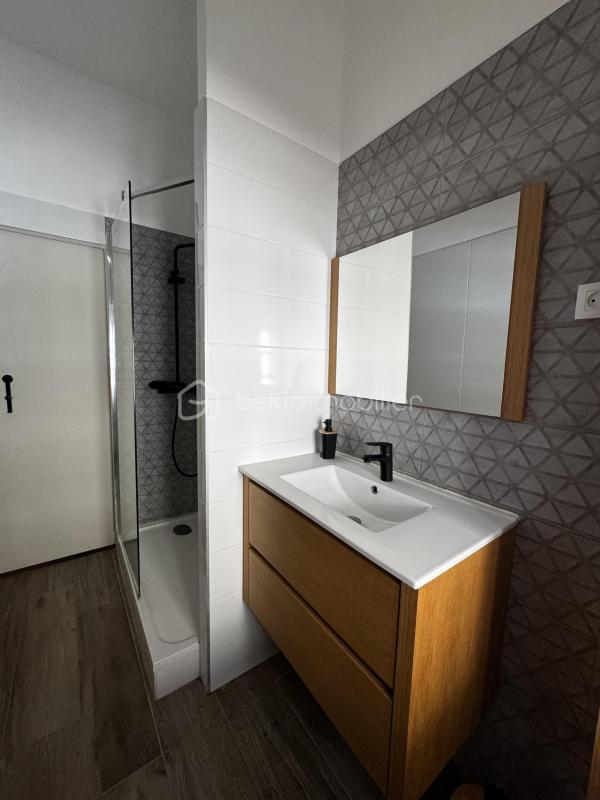 Maison en pierre - 208 m² - 7 pièces