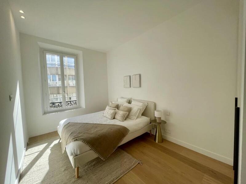 Appartement - 136 m² - 5 pièces