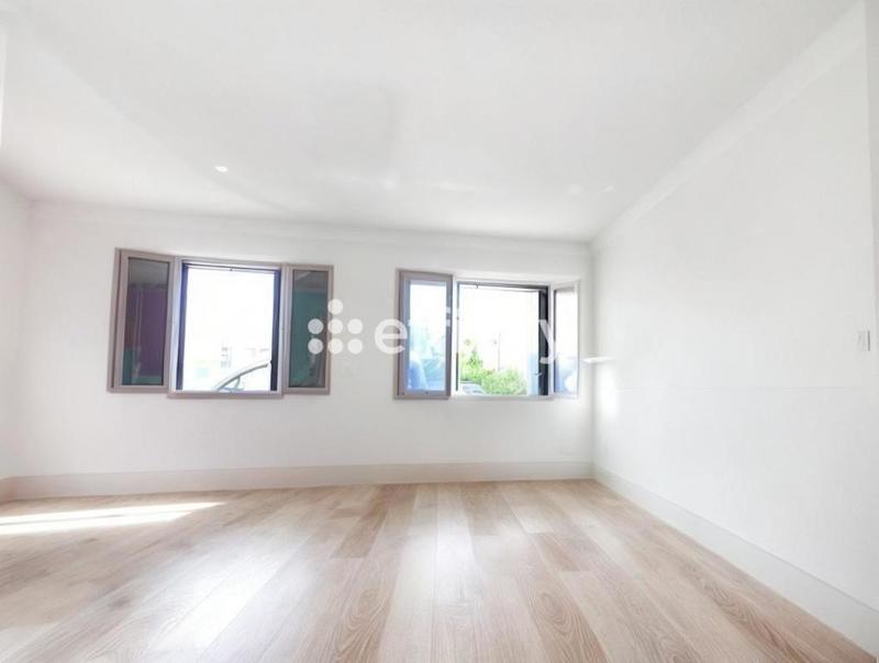 Maison - 209 m² - 10 pièces