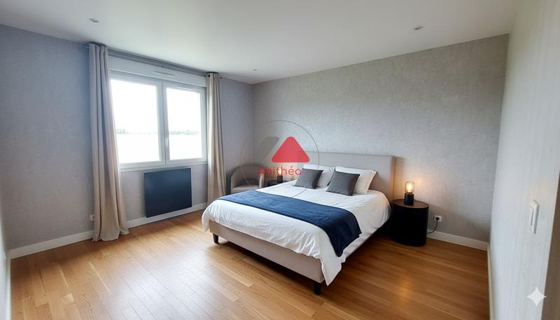 Appartement - 167 m² - 6 pièces