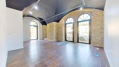 Local commercial - 139 m² - 1 pièce