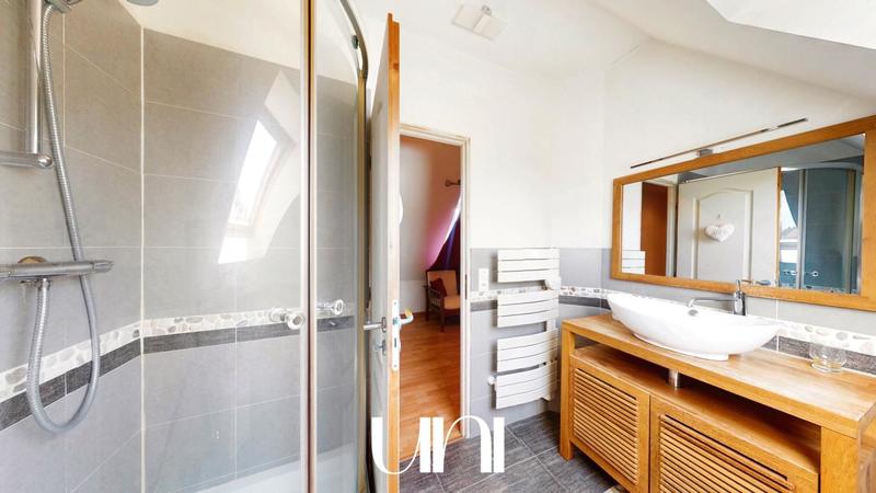 Maison - 209 m² - 7 pièces