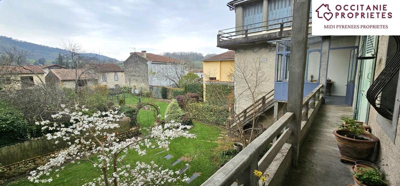 Maison de village - 242 m² - 10 pièces