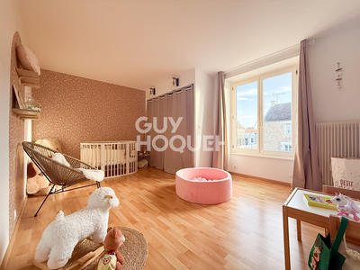 Maison - 180 m² - 7 pièces