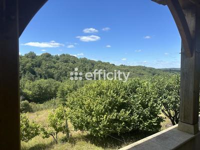 Maison - 211 m² - 8 pièces