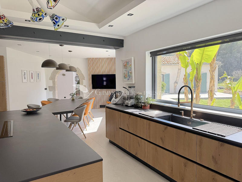 Propriété - 600 m² - 17 pièces