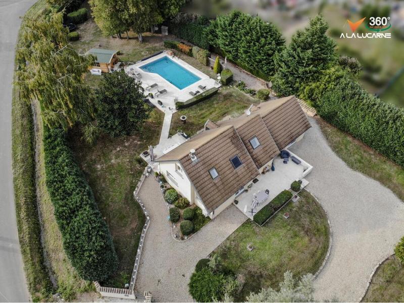 Propriété - 138 m² - 7 pièces