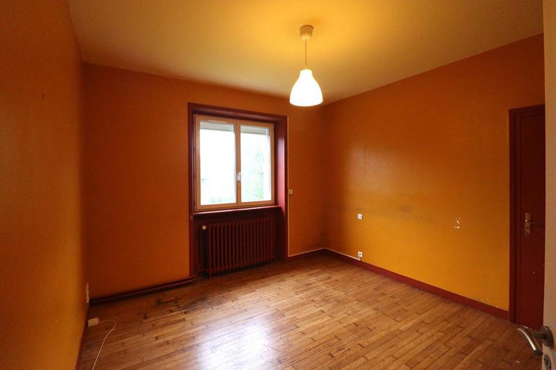 Maison - 237 m² - 8 pièces