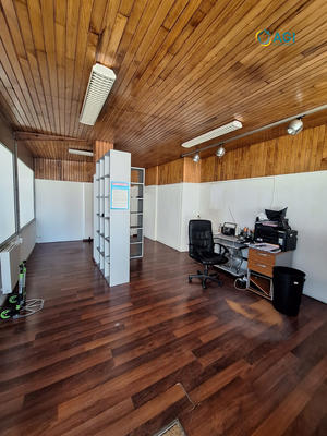 Local commercial - 123 m² - 3 pièces
