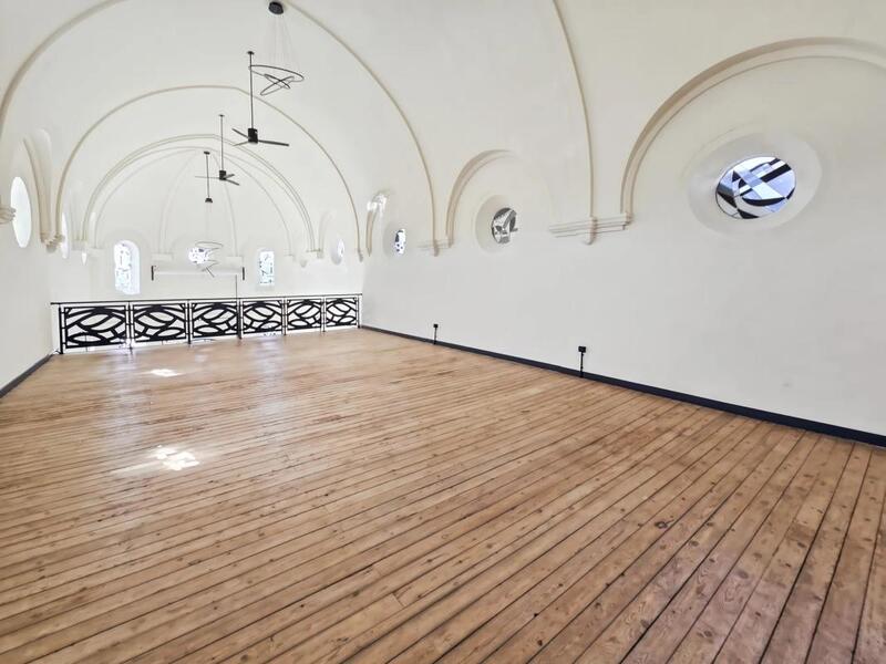 Maison - 800 m² - 18 pièces