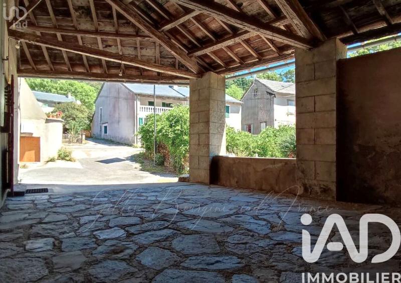 Maison - 141 m² - 5 pièces