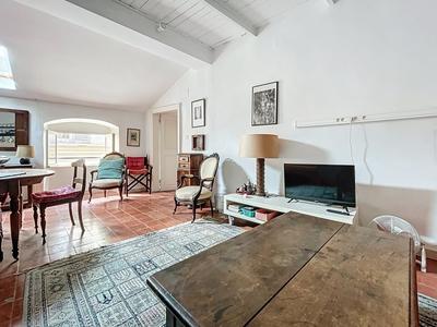 Appartement - 82 m² - 2 pièces