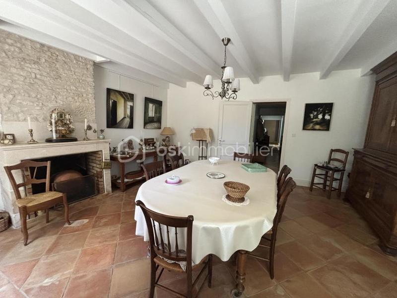 Demeure - 250 m² - 7 pièces