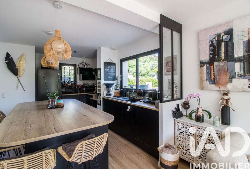 Maison - 97 m² - 5 pièces