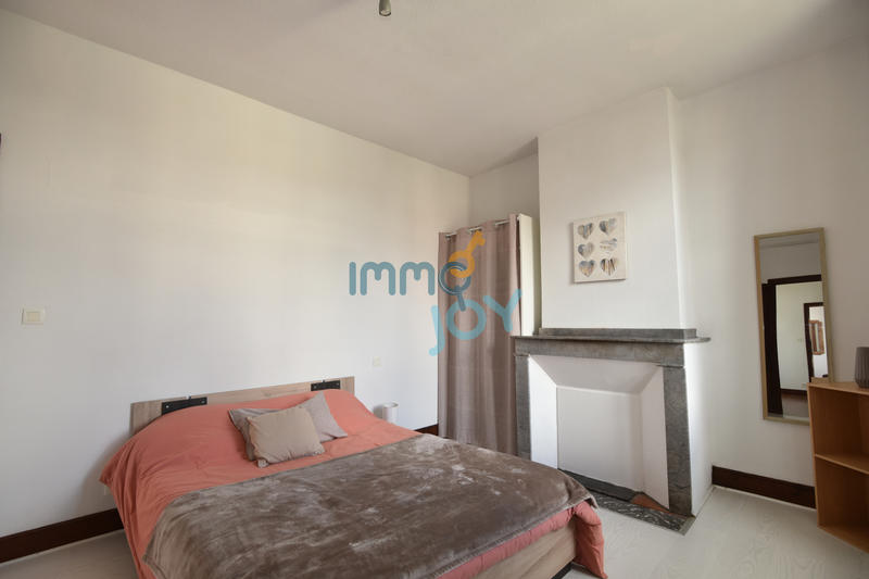 Maison - 212 m² - 8 pièces