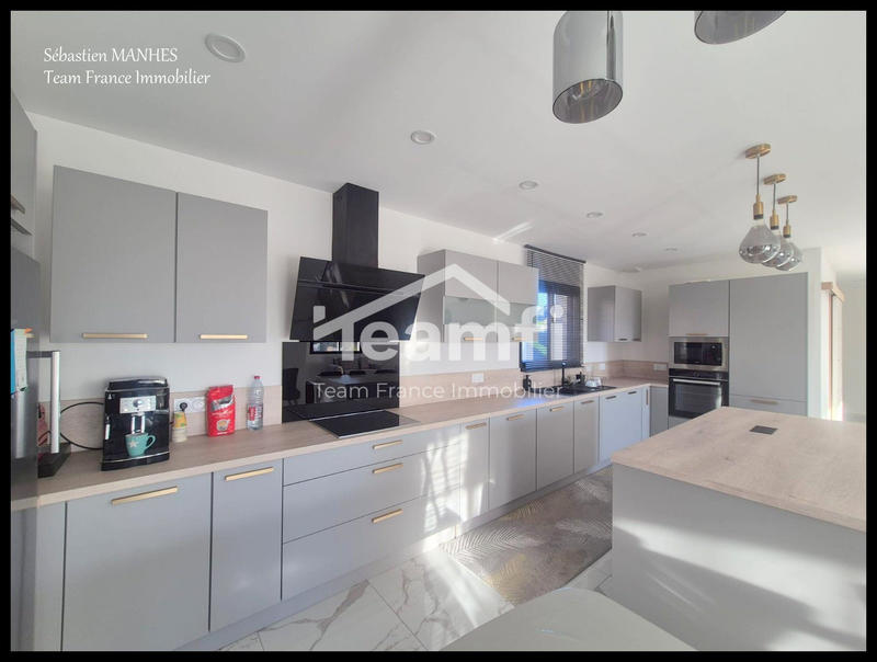 Maison - 138 m² - 5 pièces