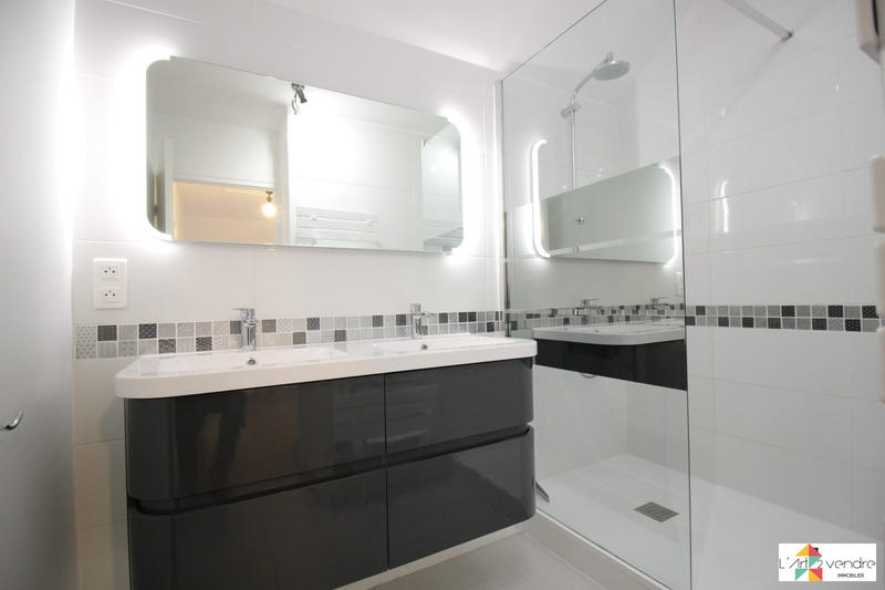 Maison - 84 m² - 5 pièces