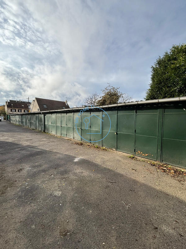 Parking / Garage - 13 m²