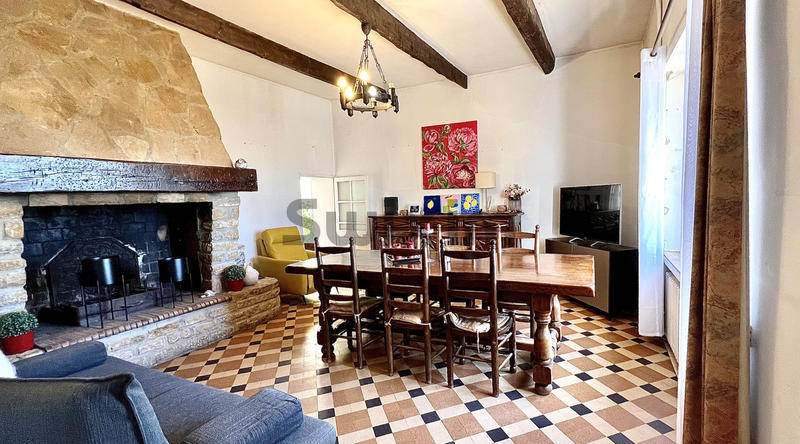 Mas - 358 m² - 15 pièces