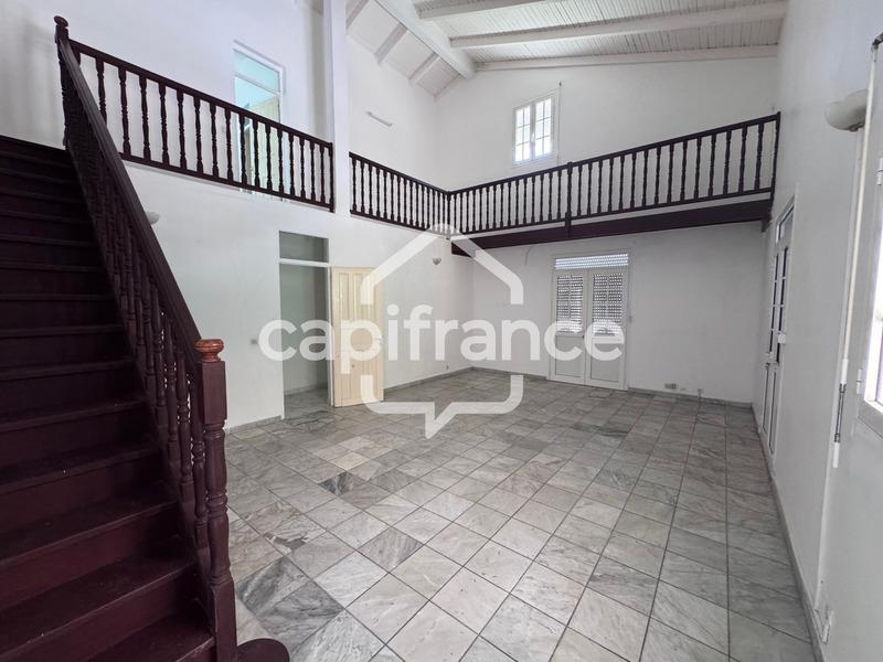 Maison - 280 m² - 10 pièces