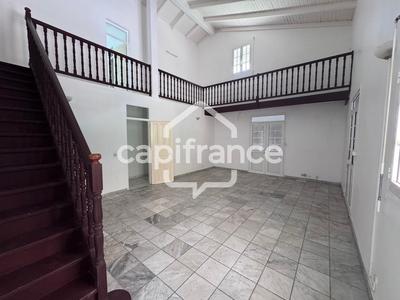 Maison - 280 m² - 10 pièces