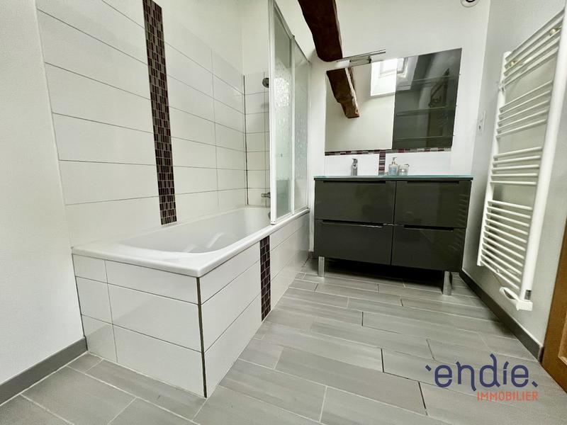 Maison - 258 m² - 9 pièces