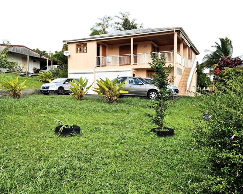 Maison - 240 m² - 9 pièces