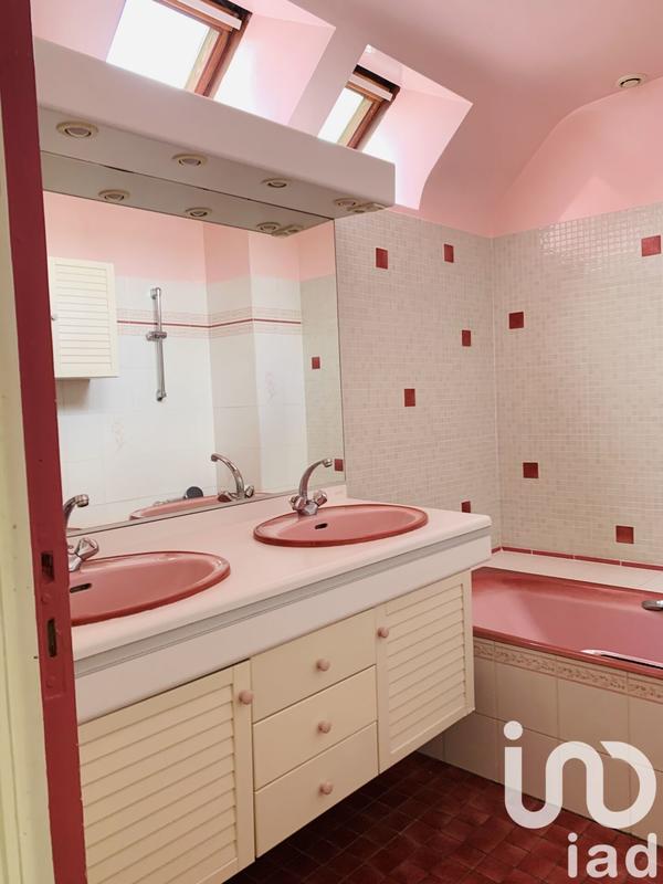 Maison - 99 m² - 5 pièces