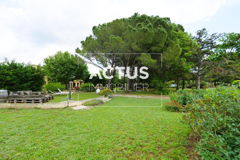 Maison - 255 m² - 8 pièces