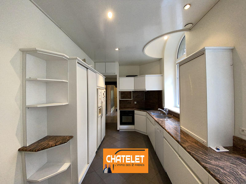 Appartement - 224 m² - 7 pièces