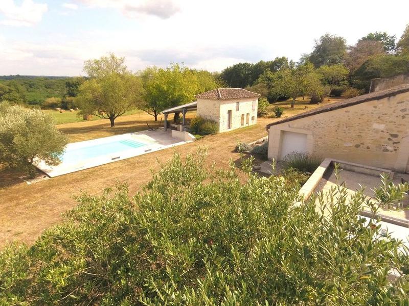 Maison - 281 m² - 8 pièces