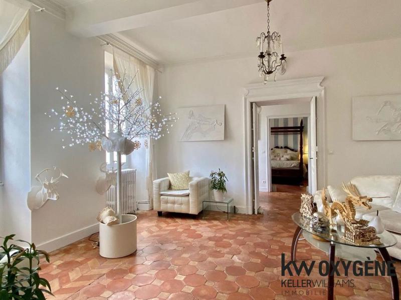 Château - 880 m² - 25 pièces