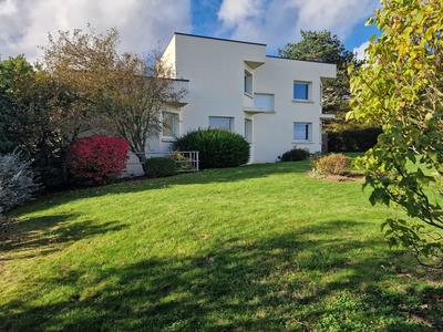 Maison contemporaine - 212 m² - 6 pièces