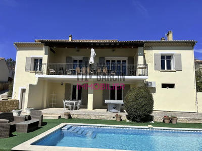 Maison - 325 m² - 10 pièces