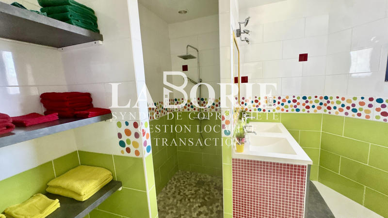 Maison - 250 m² - 5 pièces