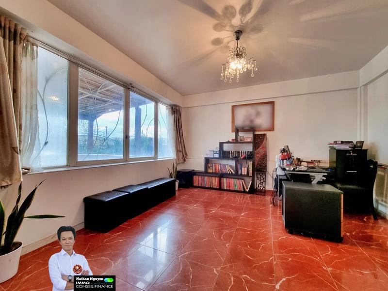 Maison - 181 m² - 8 pièces