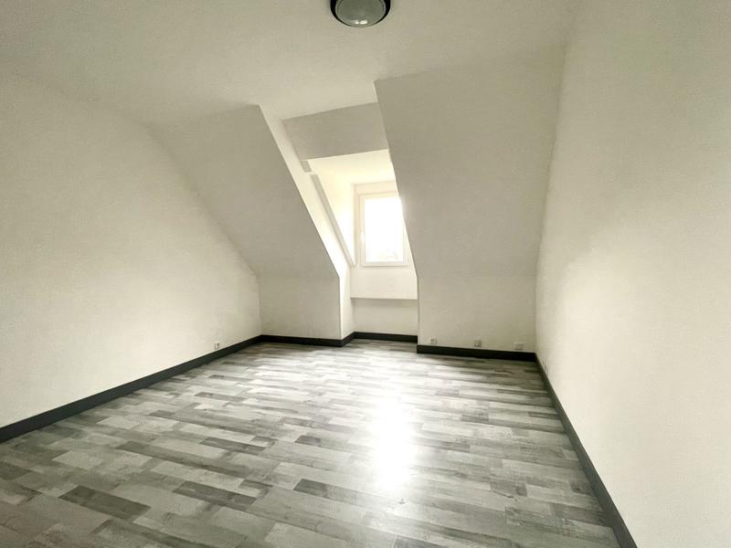 Maison traditionnelle - 165 m² - 8 pièces