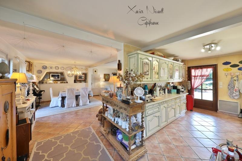 Maison - 480 m² - 10 pièces