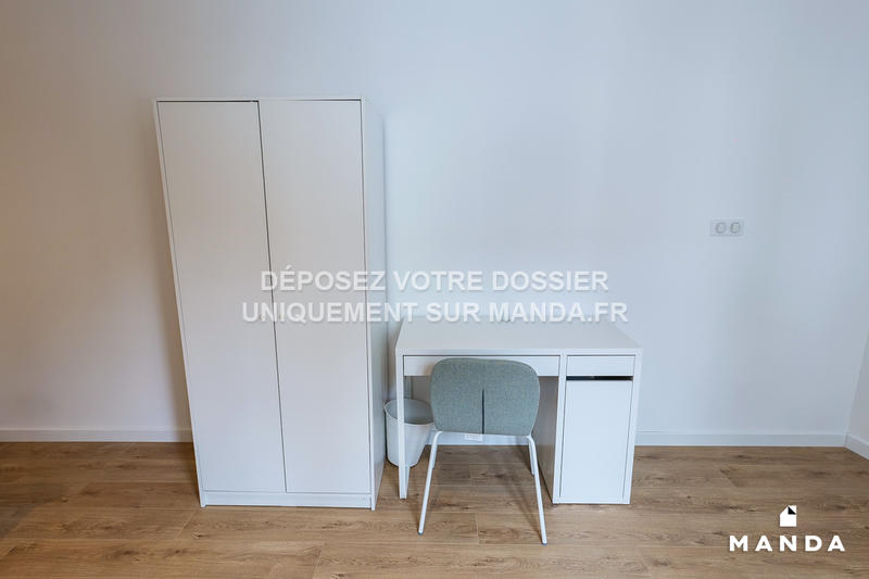 Chambre - 13 m² - 7 pièces