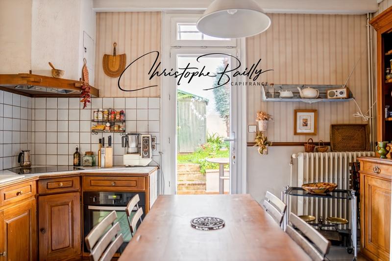 Maison traditionnelle - 152 m² - 6 pièces