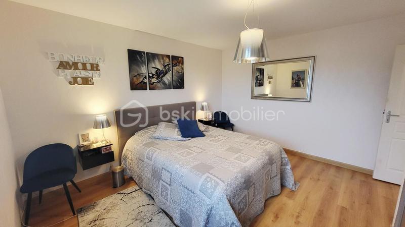 Maison traditionnelle - 220 m² - 9 pièces